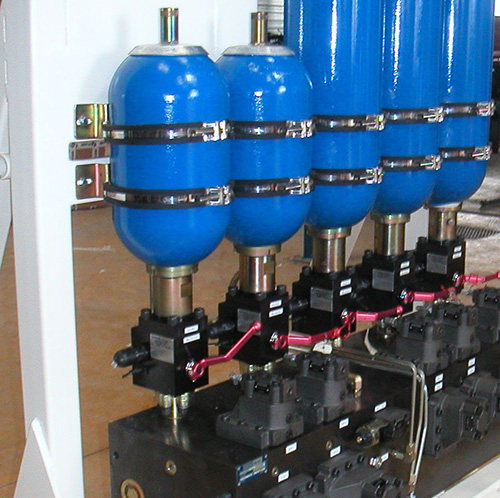 Sefydro, négociant en composants hydrauliques, est votre distributeur officiel pour la gamme des pompes RKP Moog.